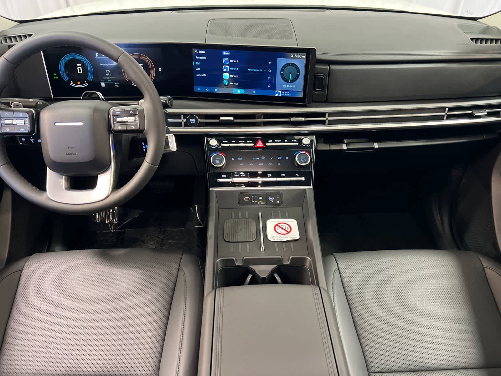 New 2025 Hyundai Santa Fe SEL FWD image 3