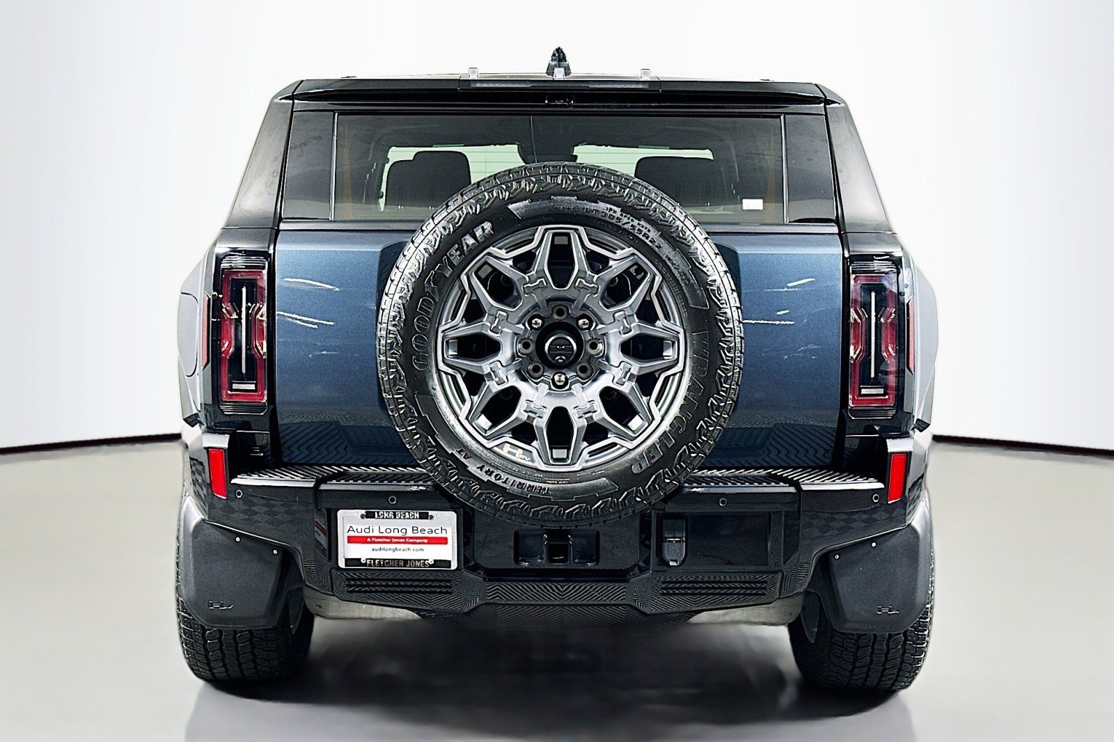 Used 2025 GMC Hummer EV 3X w/ LPO, Cargo Utility Package image 3