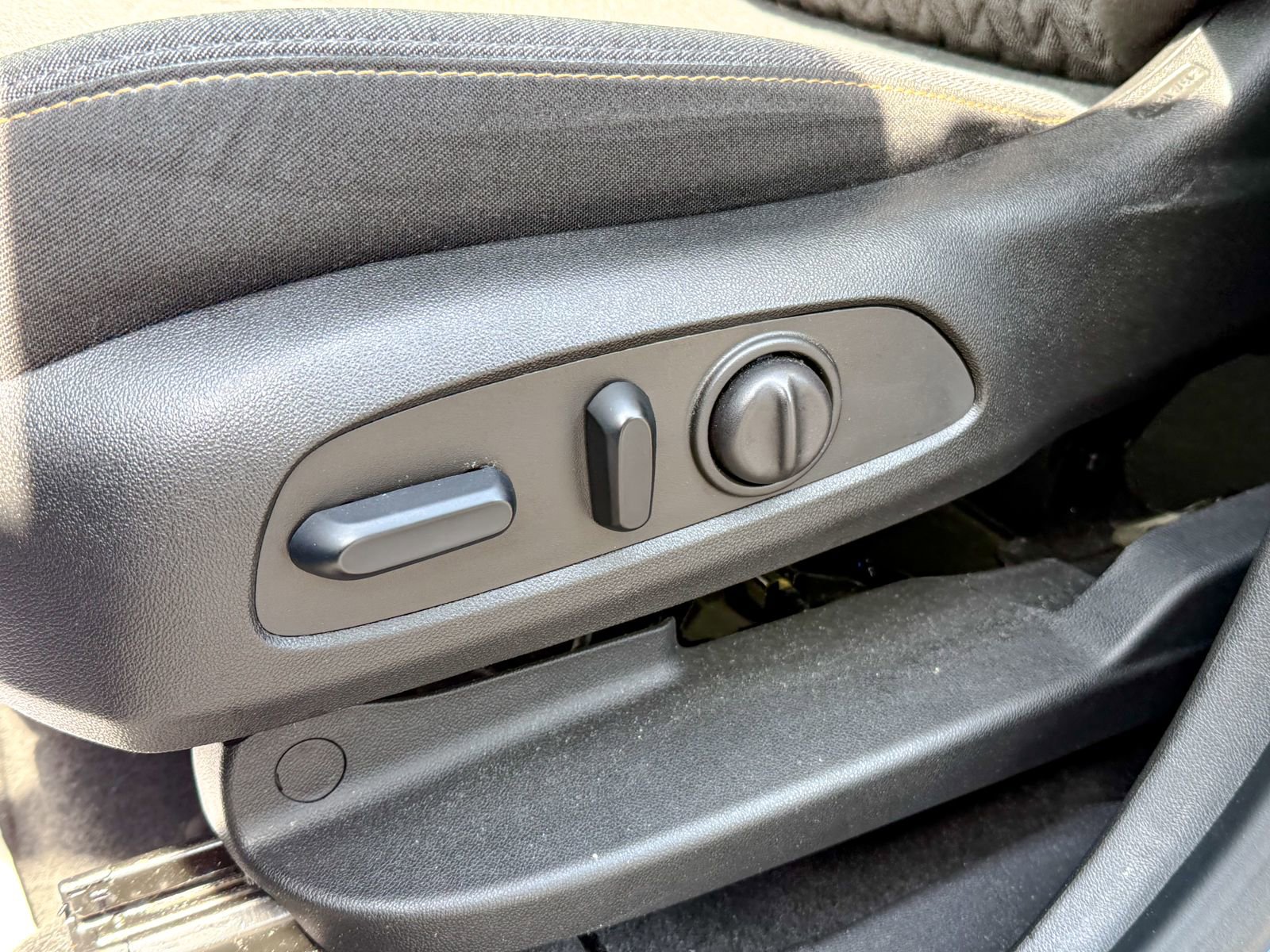 Used 2024 Chevrolet Equinox LT image 18