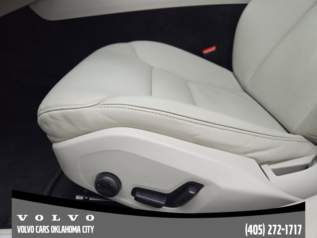 Used 2021 Volvo S60 T5 Momentum AWD/4WD image 23