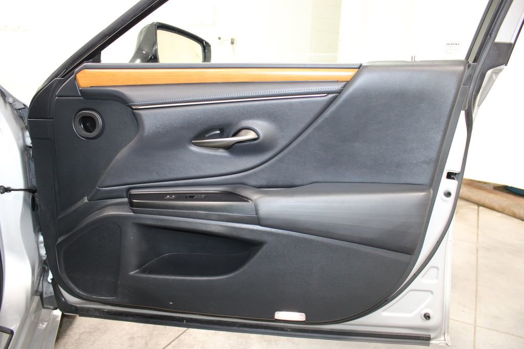 Used 2020 Lexus ES 350 Luxury image 30