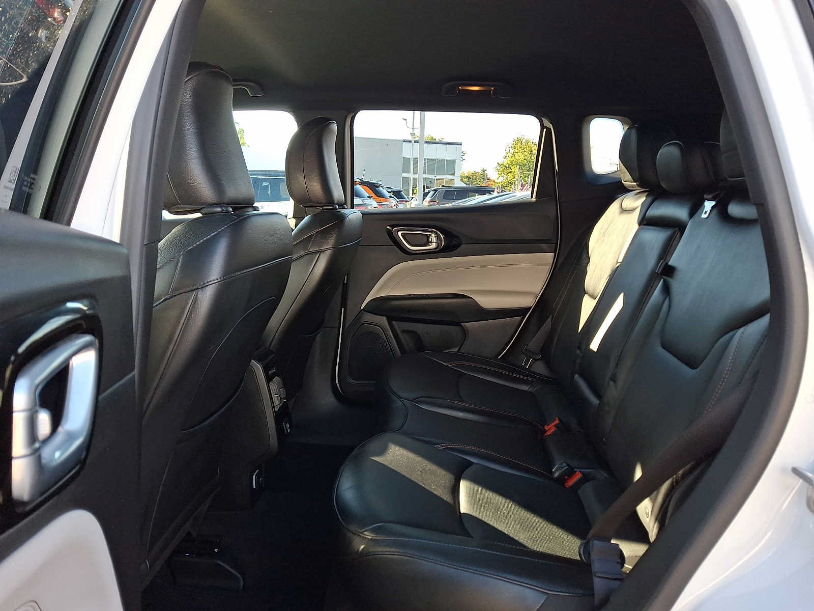 Used 2023 Jeep Compass Limited AWD/4WD image 10