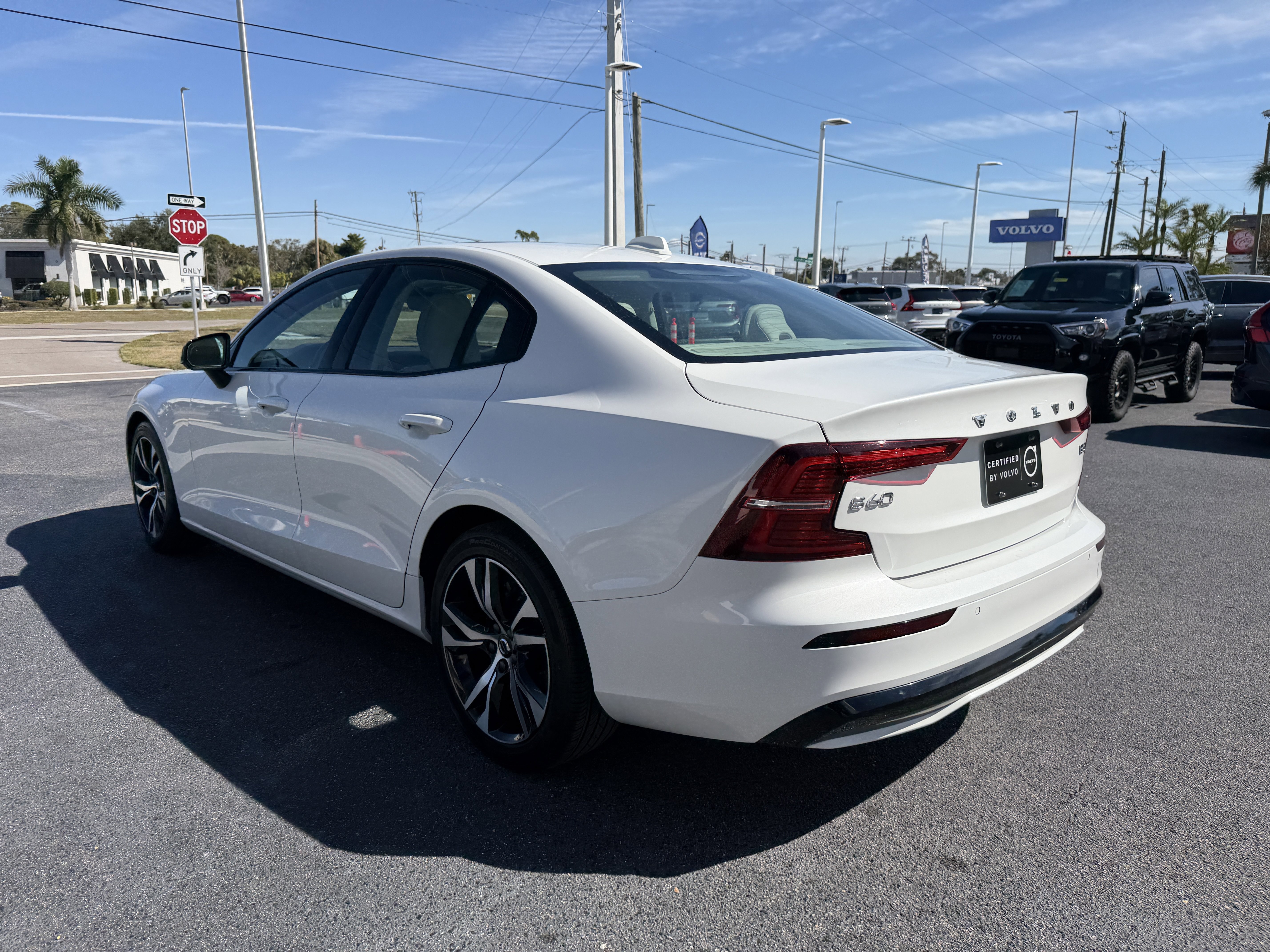 Certified 2025 Volvo S60 B5 Core image 5