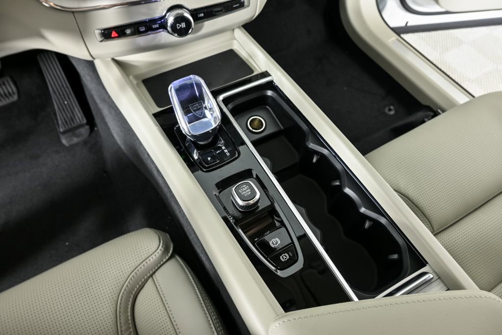 New 2026 Volvo XC60 B5 Ultra w/ Protection Package Premier image 17
