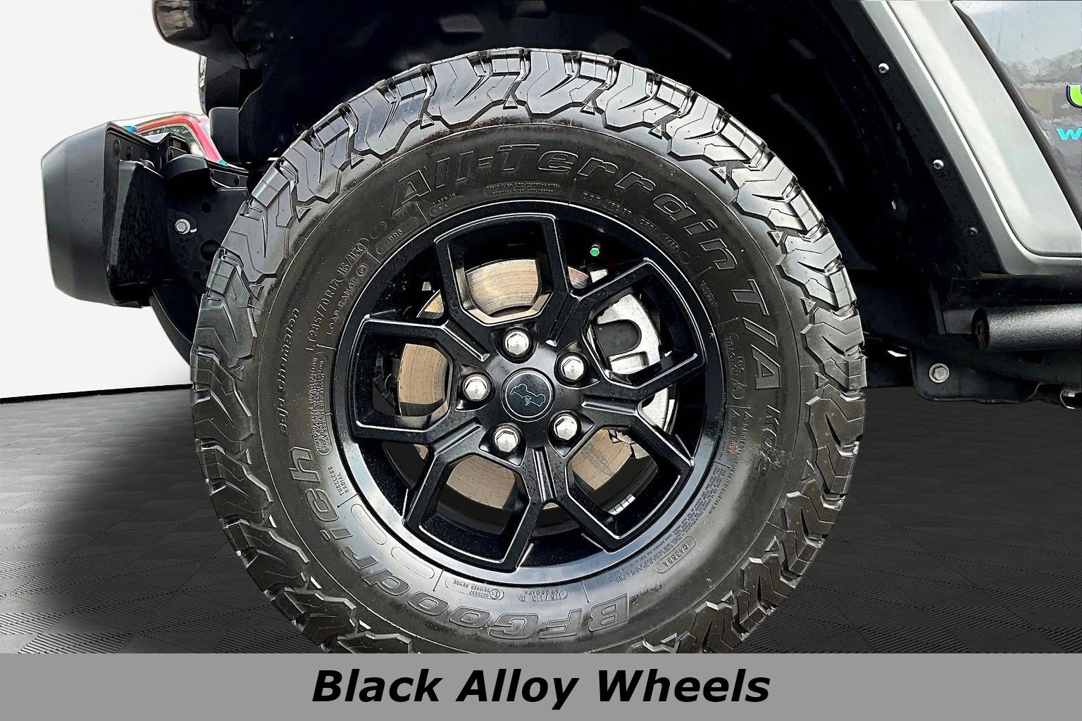 Used 2024 Jeep Wrangler Unlimited AWD/4WD image 32
