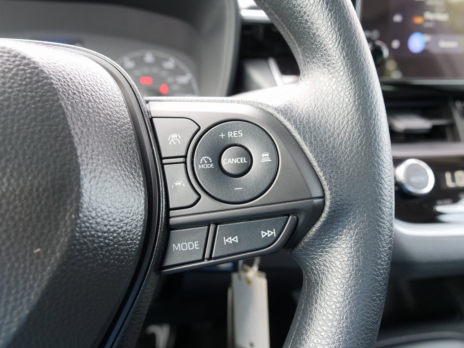 Used 2025 Toyota Corolla LE image 20