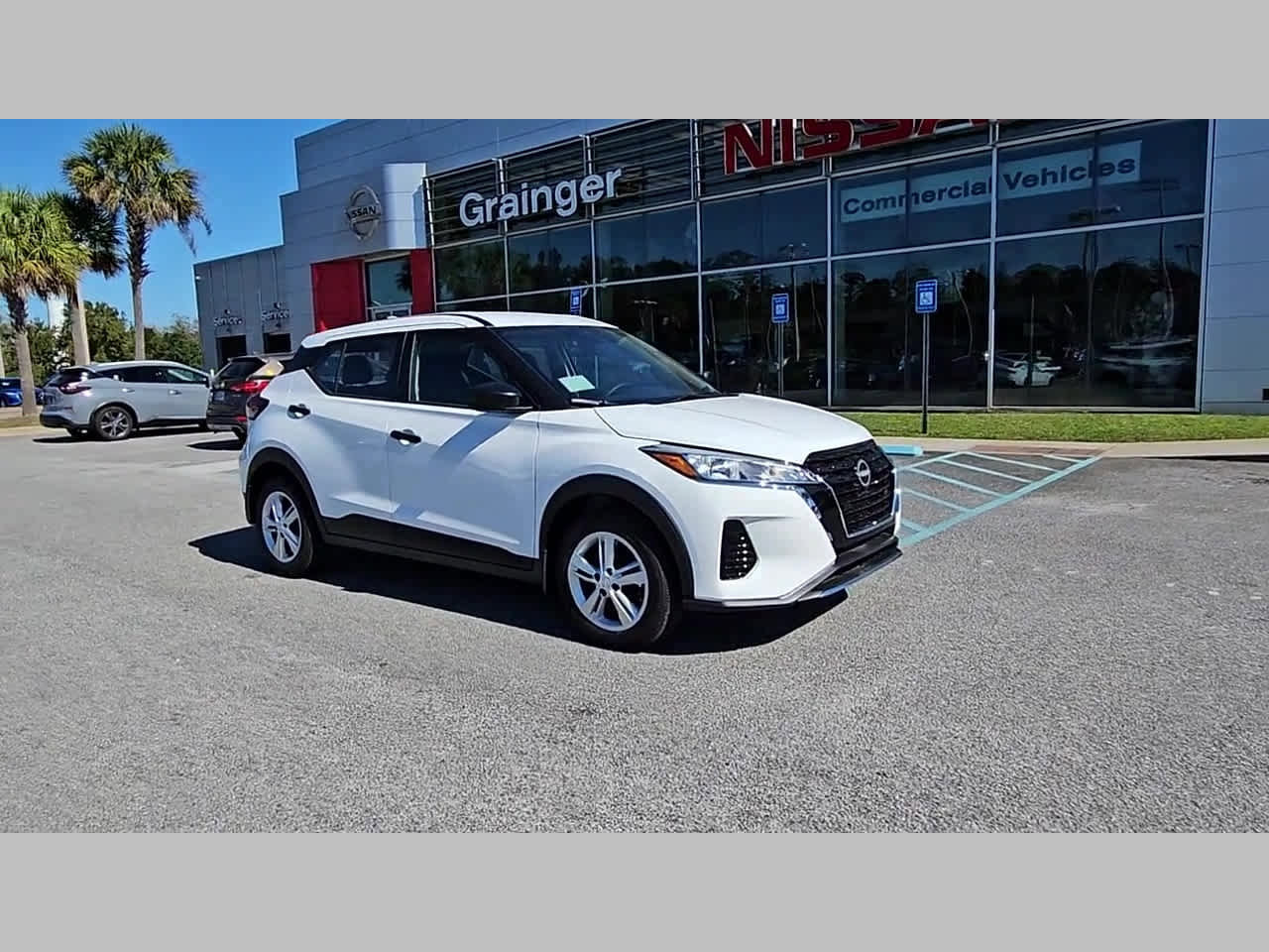 New 2025 Nissan Kicks Play S image 17