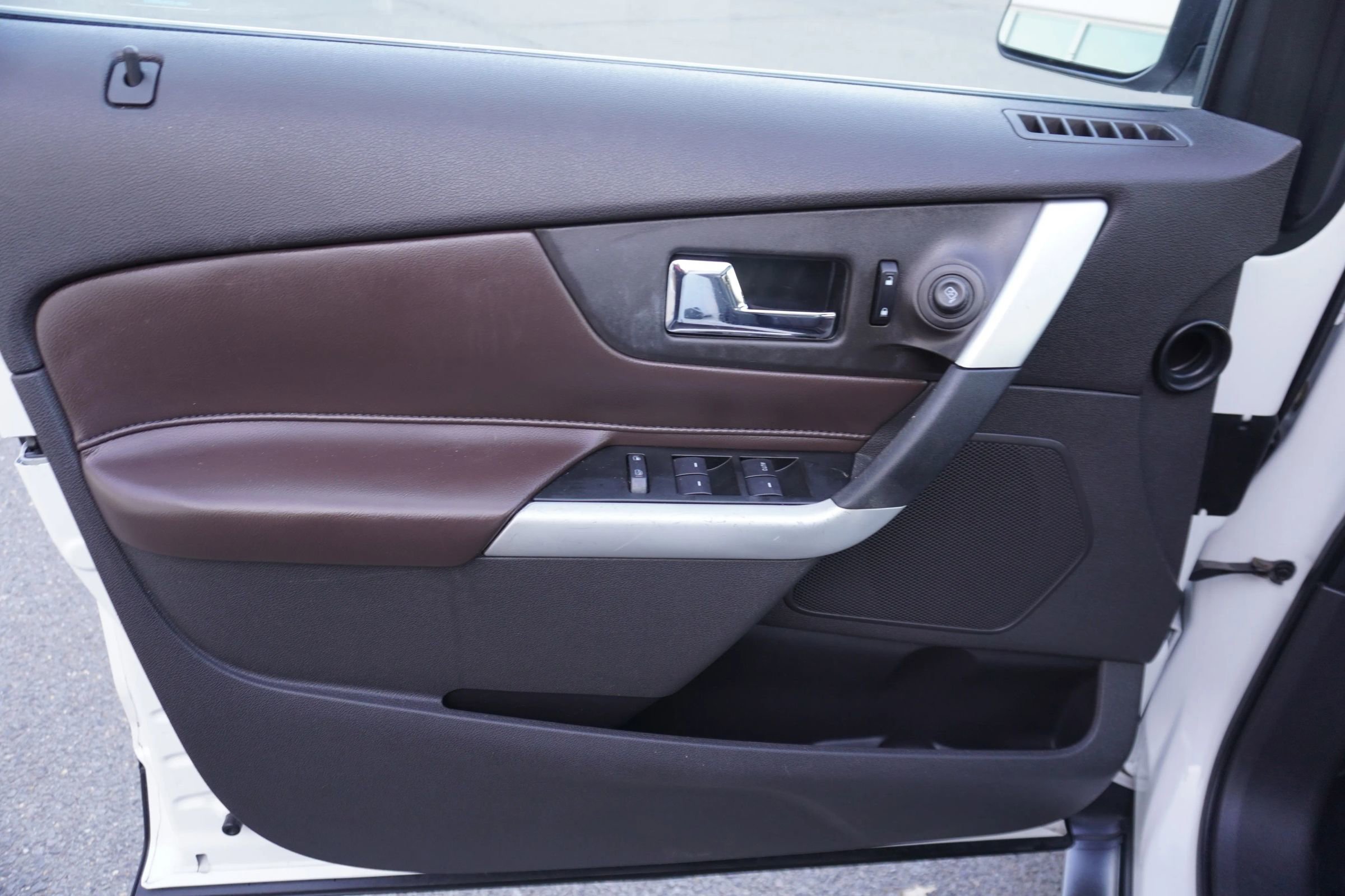 Used 2013 Ford Edge Limited image 25