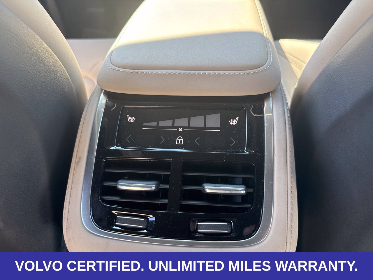 Certified 2026 Volvo XC90 B6 Plus AWD/4WD image 24