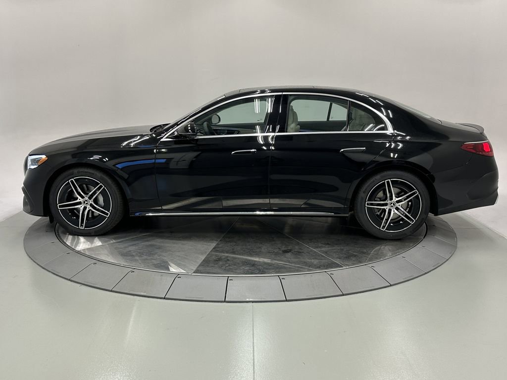 New 2026 Mercedes-Benz E 350 4MATIC Sedan image 4