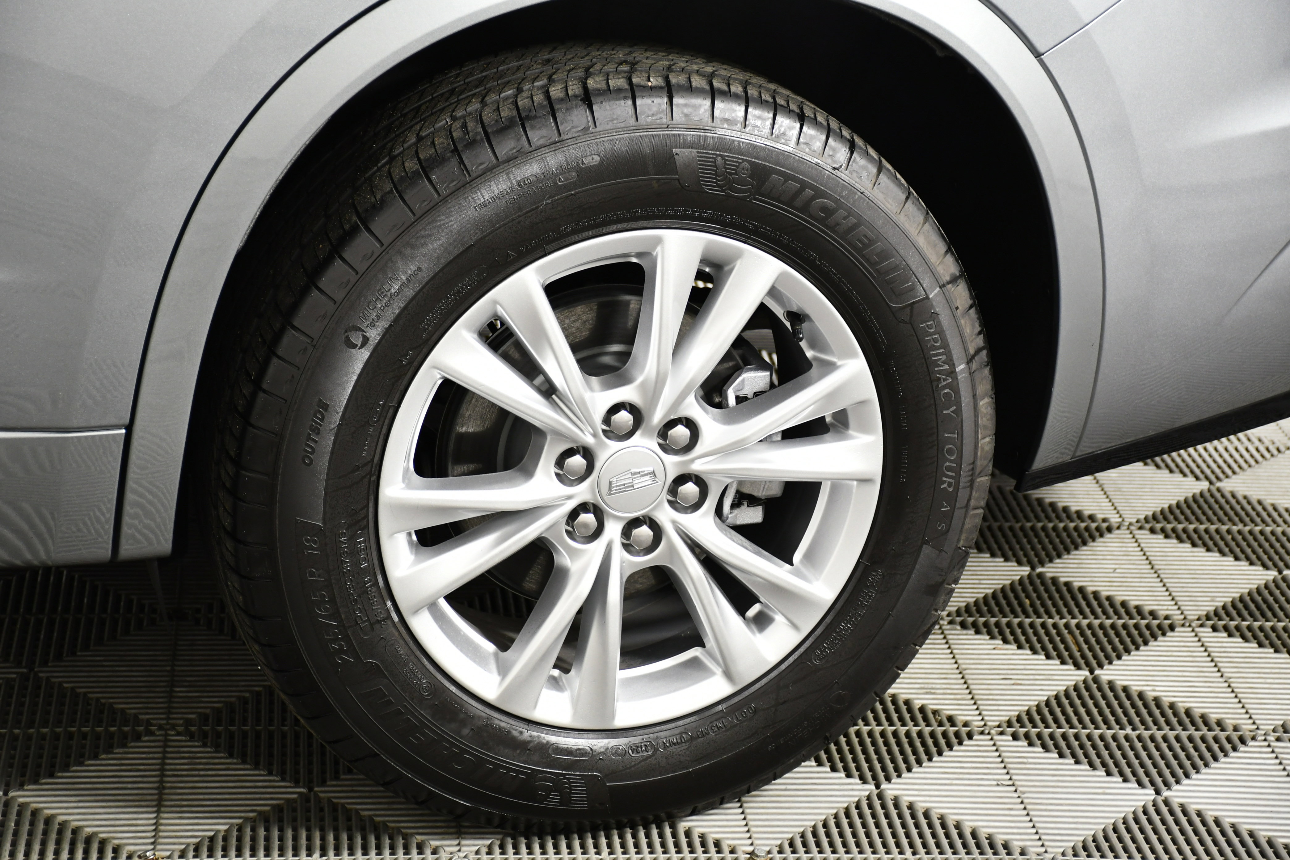 Used 2025 Cadillac XT6 Luxury image 54