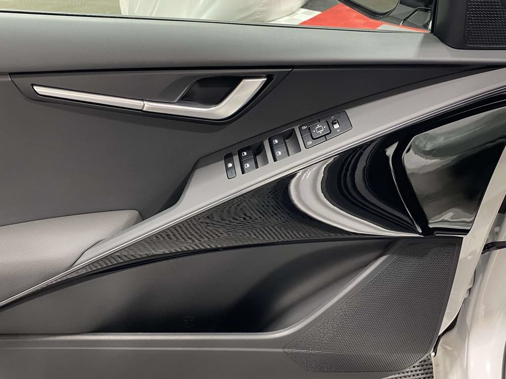 New 2026 Kia Niro Wind FWD image 19