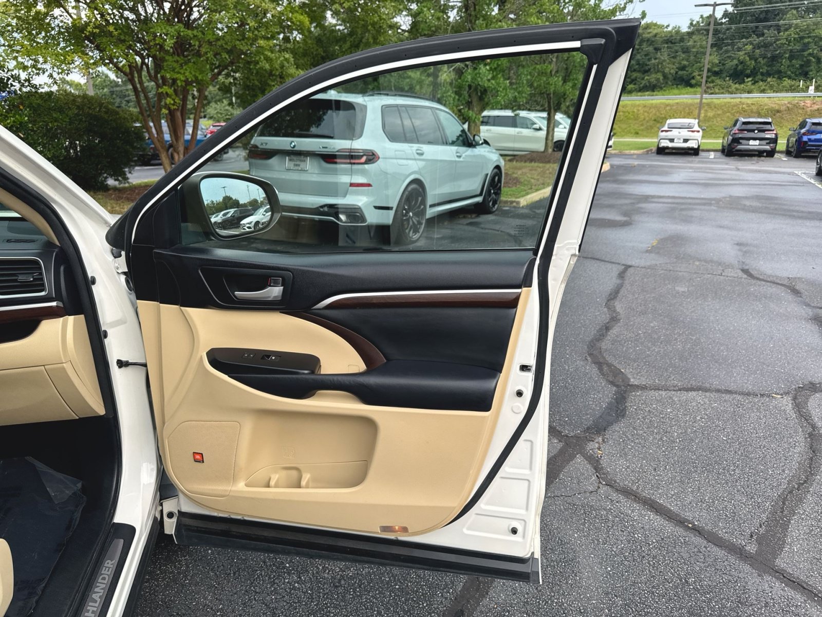 Used 2015 Toyota Highlander Limited AWD/4WD image 40