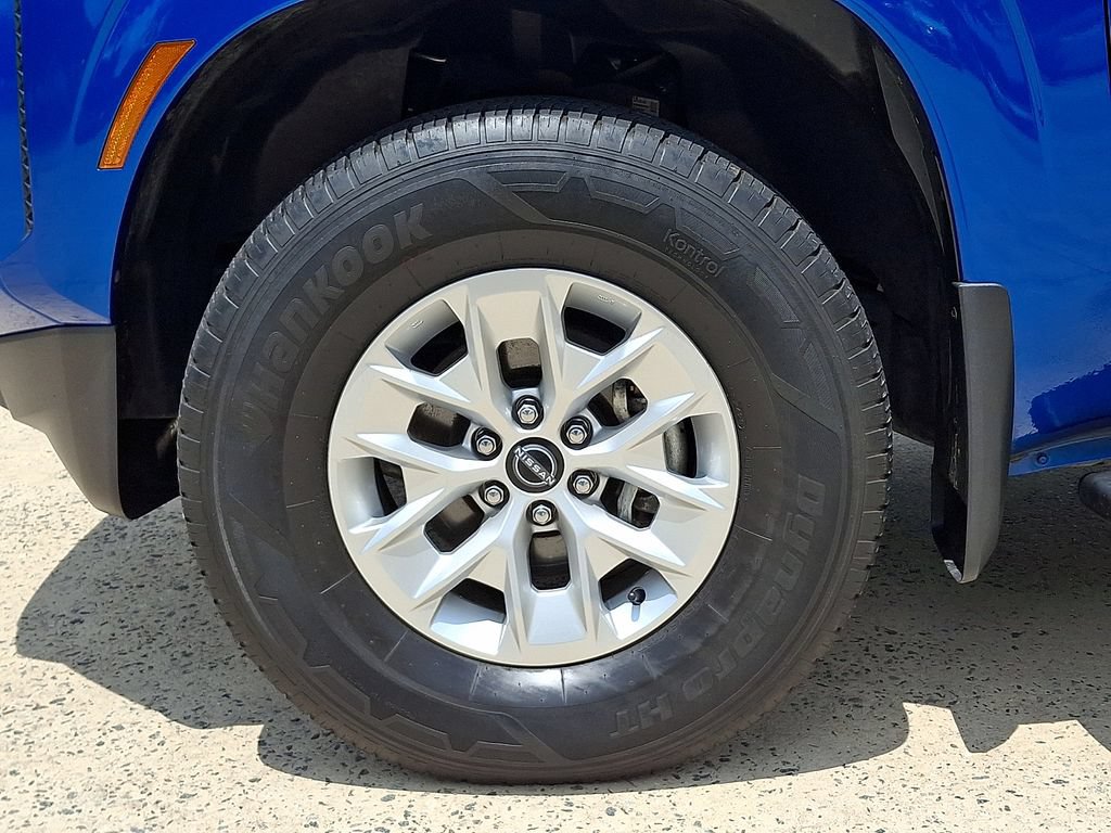 Used 2024 Nissan Frontier SV w/ Technology Package AWD/4WD image 8