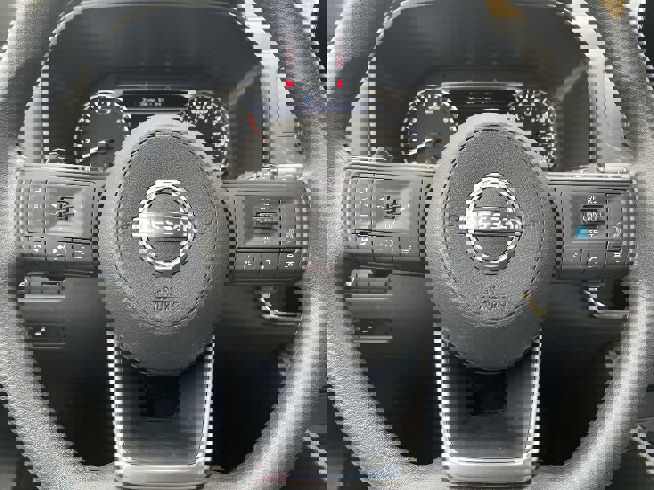 Used 2024 Nissan Rogue SV image 17