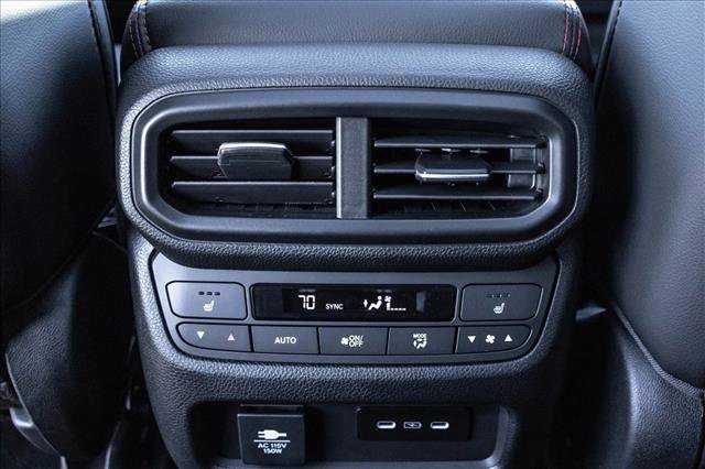 Used 2025 Honda Pilot Black Edition image 22