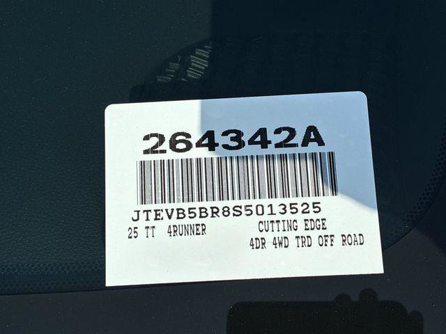 Certified 2025 Toyota 4Runner TRD Off-Road AWD/4WD image 31
