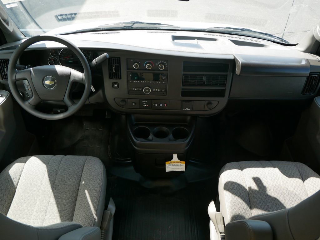 New 2025 Chevrolet Express 4500 Extended w/ Power Convenience Package RWD image 19