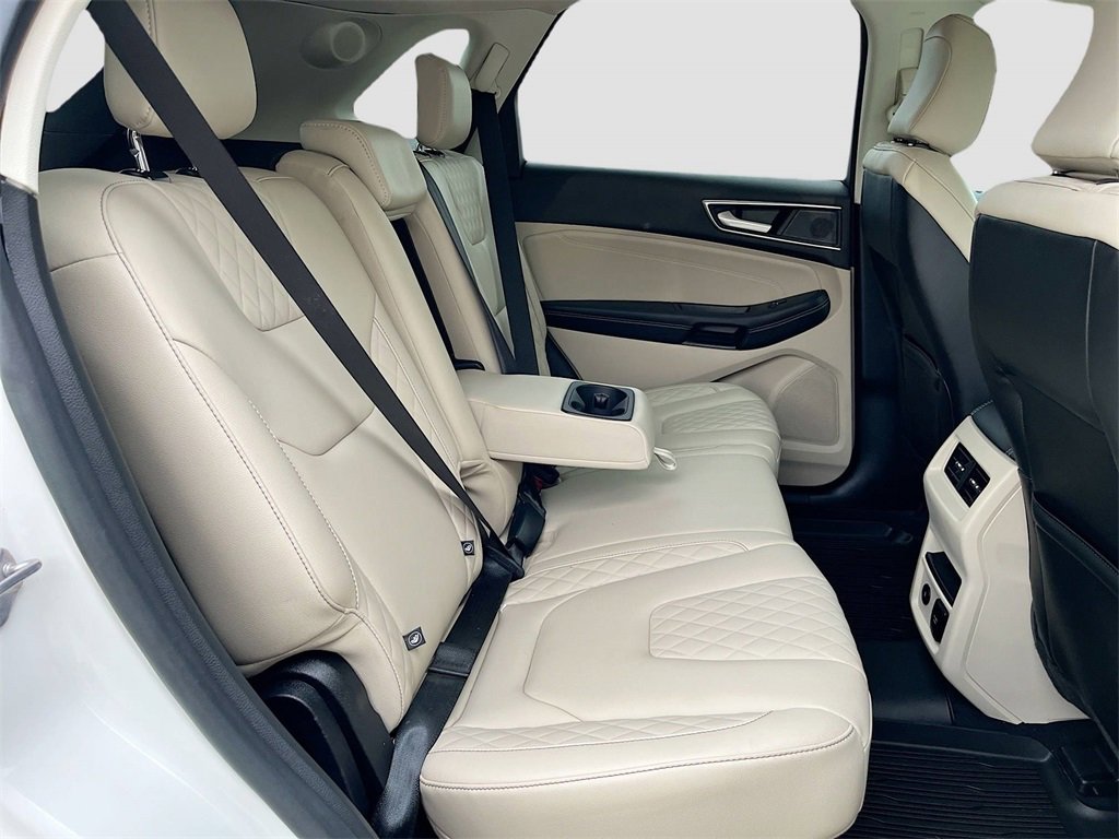 Used 2024 Ford Edge Titanium image 27