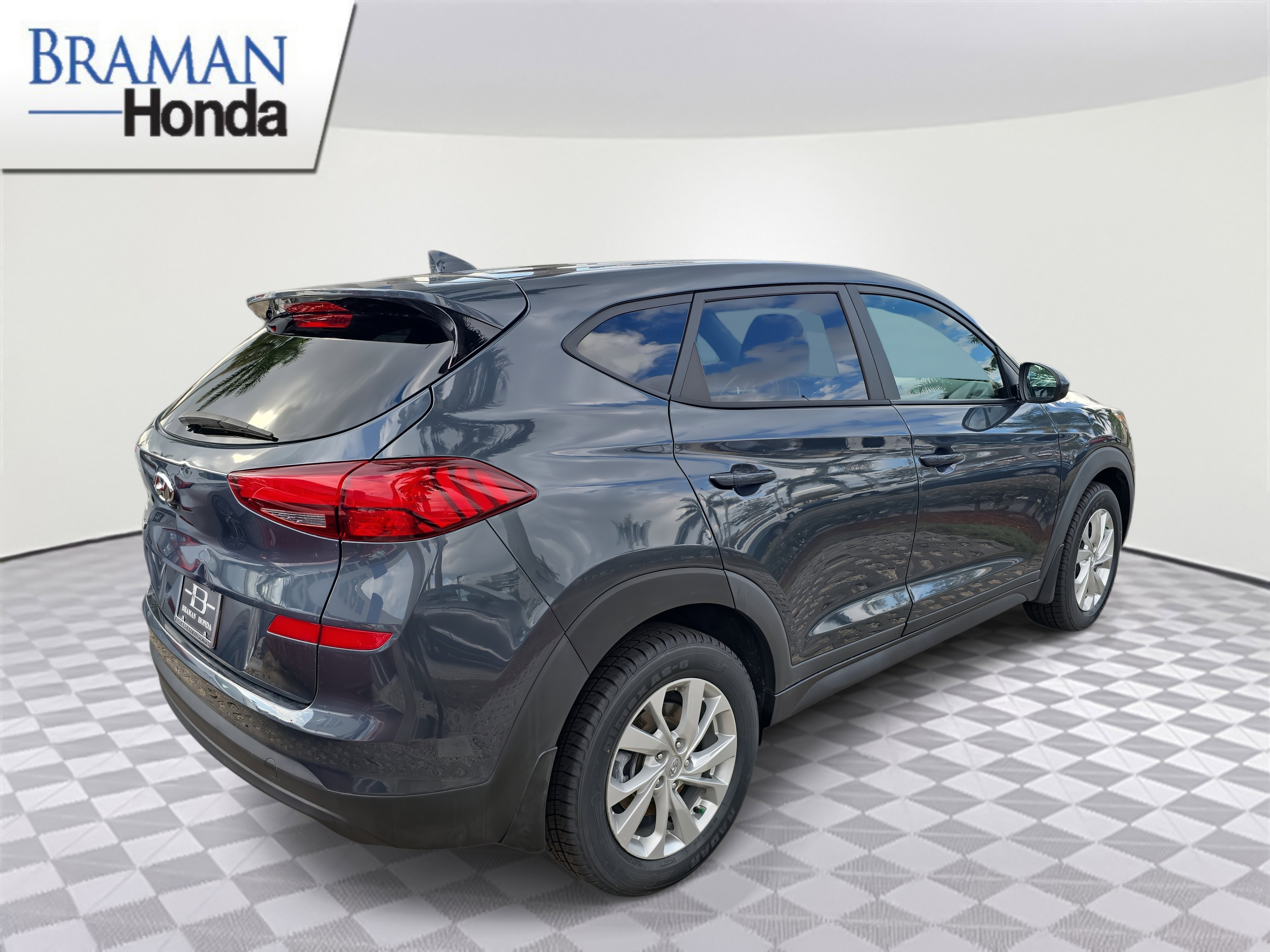 Used 2019 Hyundai Tucson SE image 3