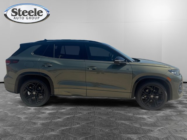 New 2026 Volkswagen Tiguan SE R-Line FWD image 6