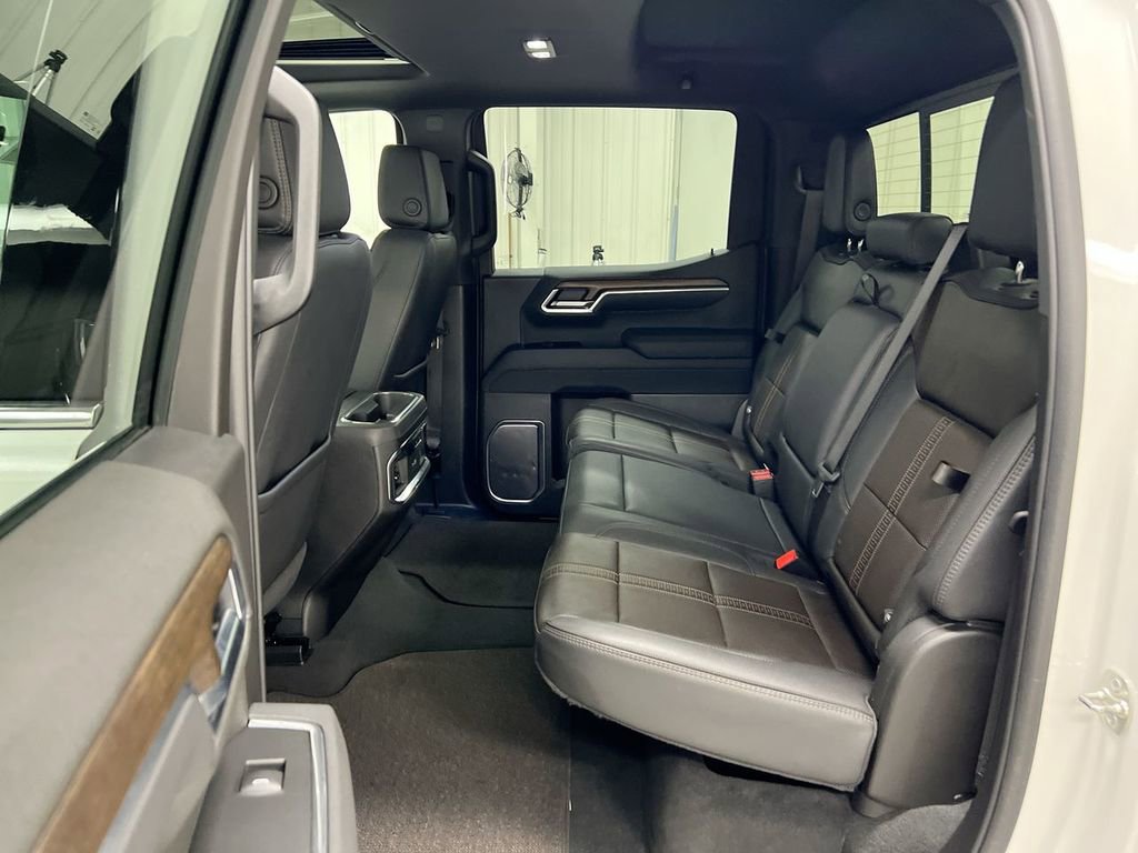 Used 2025 Chevrolet Silverado 1500 High Country w/ Technology Package image 24