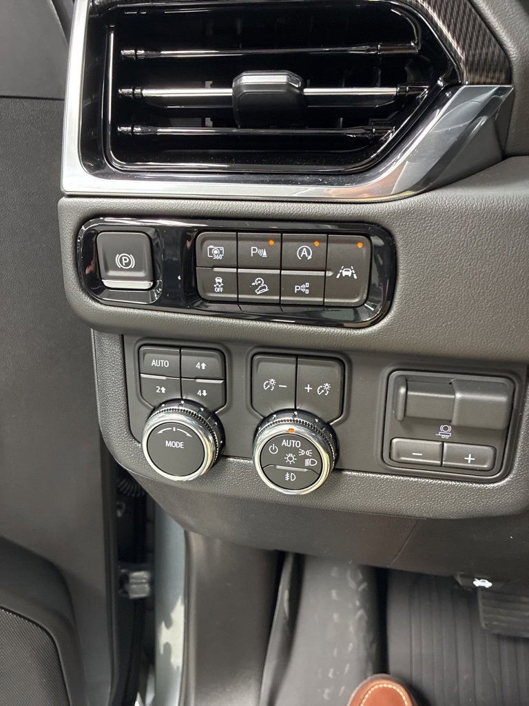 New 2026 GMC Yukon Elevation image 25