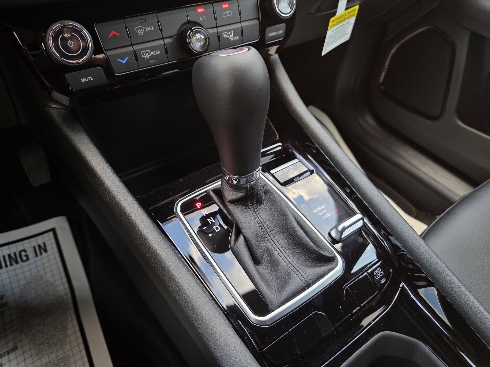 New 2026 Jeep Compass Latitude AWD/4WD image 30