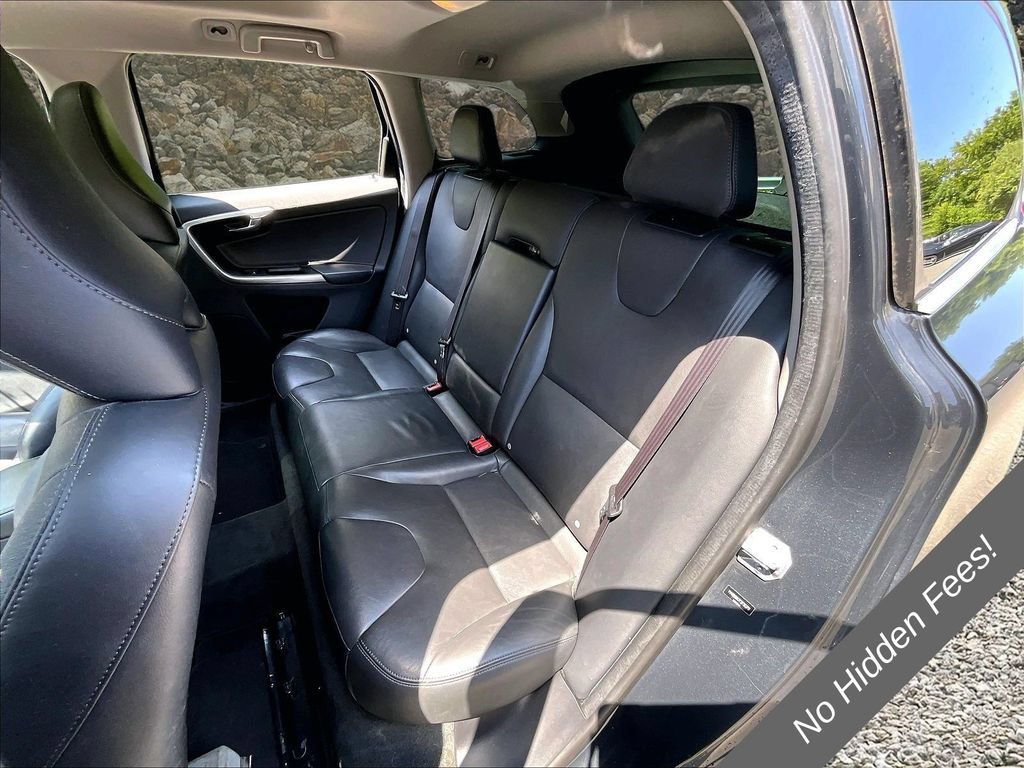 Used 2015 Volvo XC60 T6 w/ Proximity Package AWD/4WD image 23