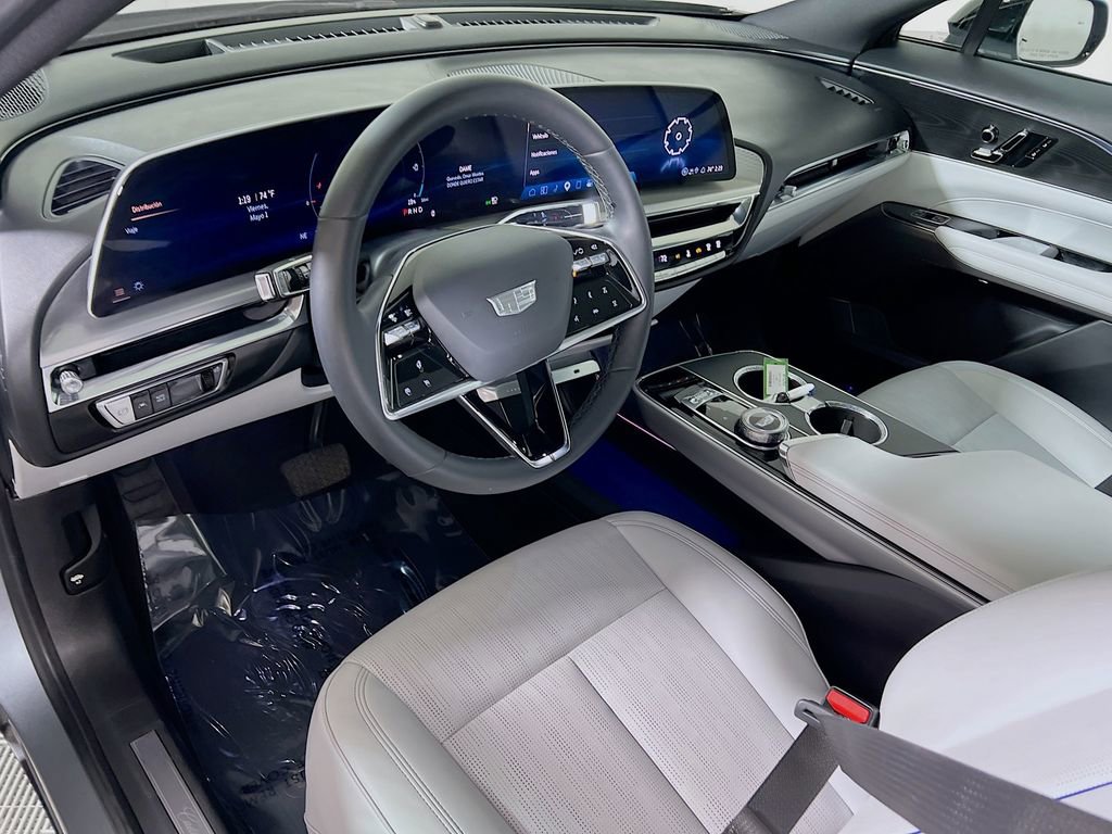 Used 2024 Cadillac Lyriq Luxury RWD image 10