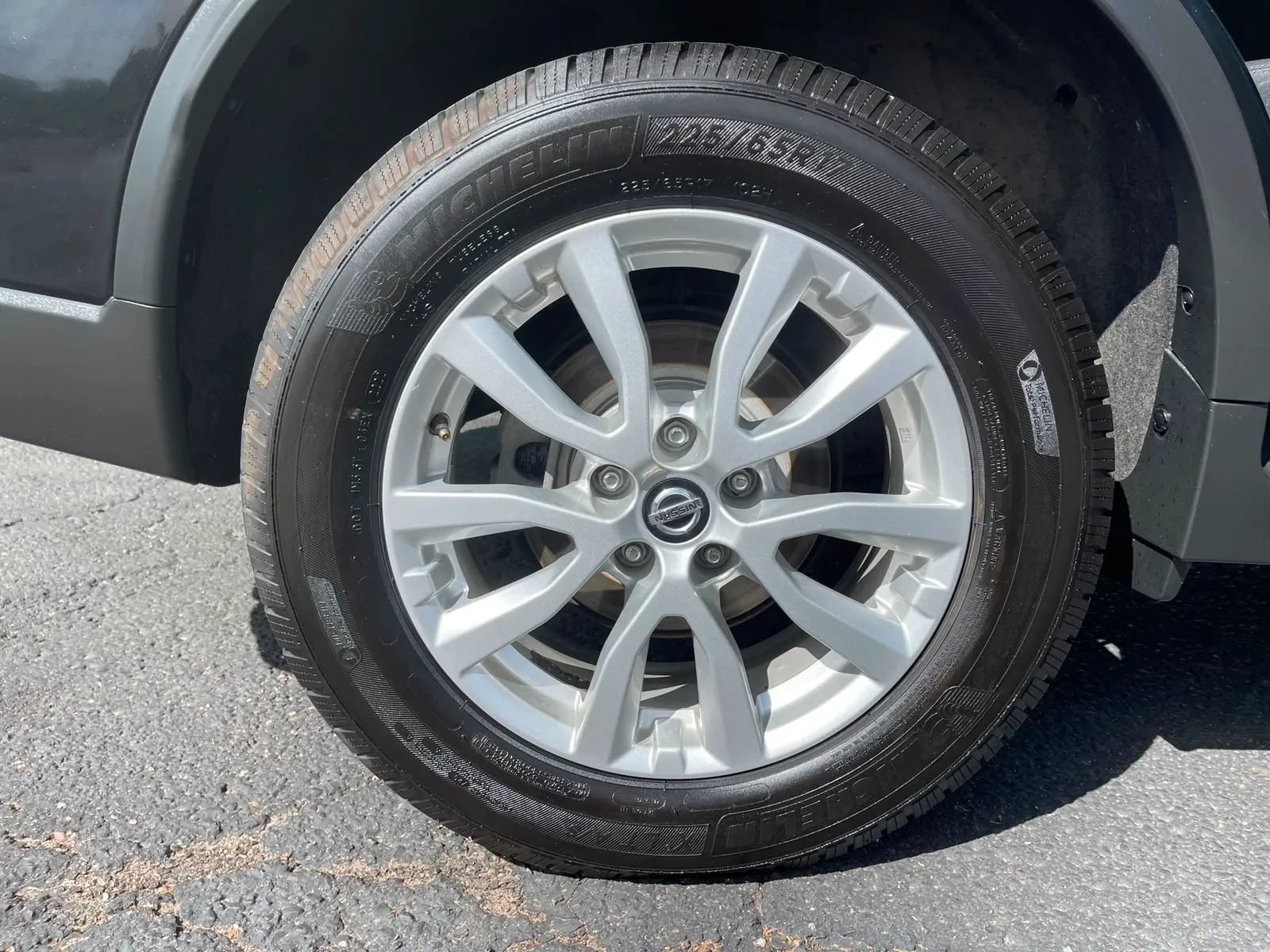 Used 2018 Nissan Rogue SV AWD/4WD image 23