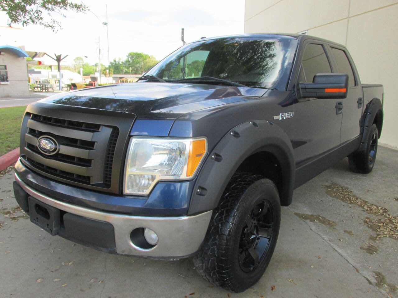 Used 2010 Ford F150 Lariat image 3