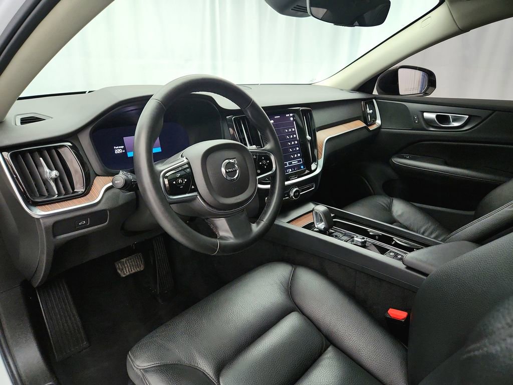 Used 2024 Volvo S60 B5 Plus w/ Climate Package image 9