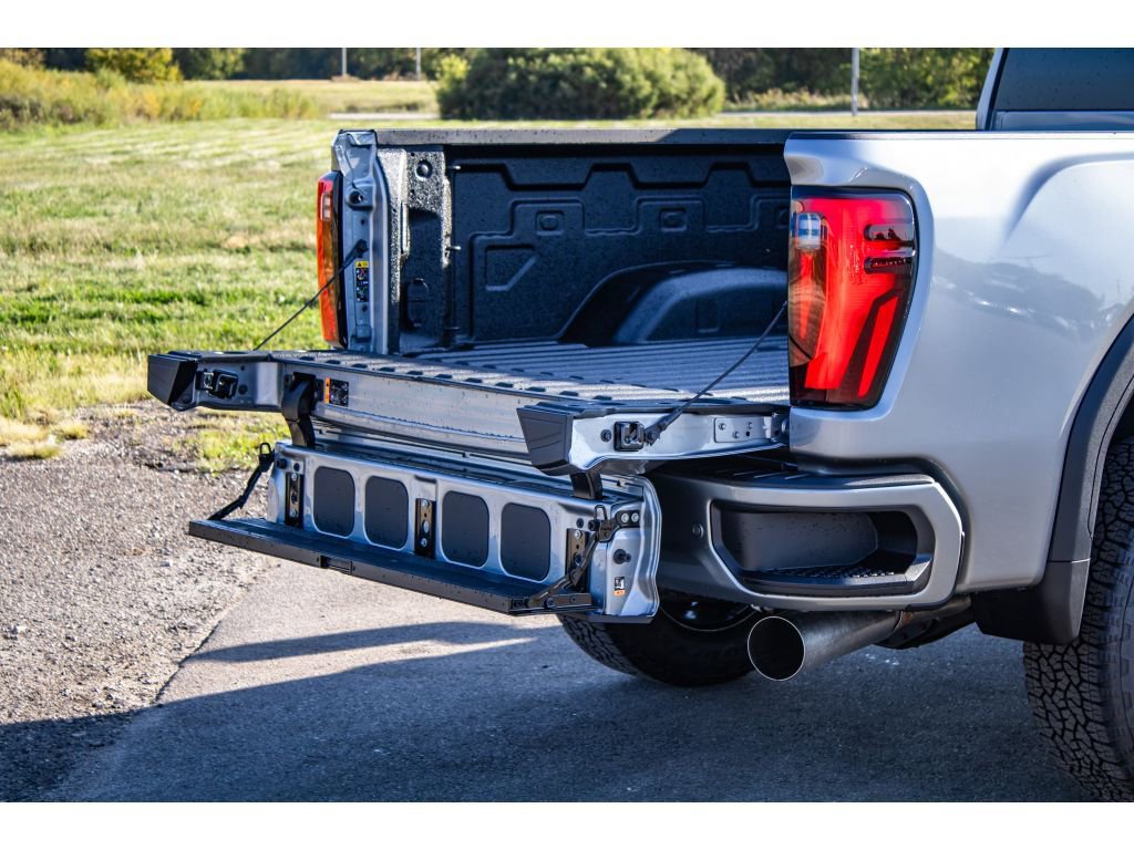 New 2026 GMC Sierra 3500 Denali w/ Denali Reserve Package image 14
