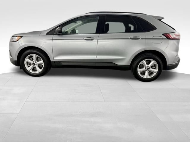 Used 2023 Ford Edge SE image 5