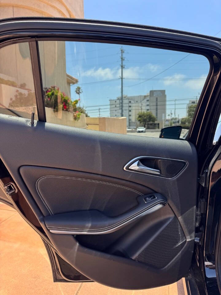 Used 2019 Mercedes-Benz GLA 250 4MATIC image 22