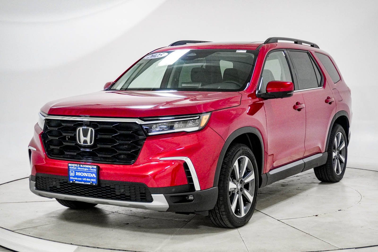 Certified 2025 Honda Pilot Elite image 3