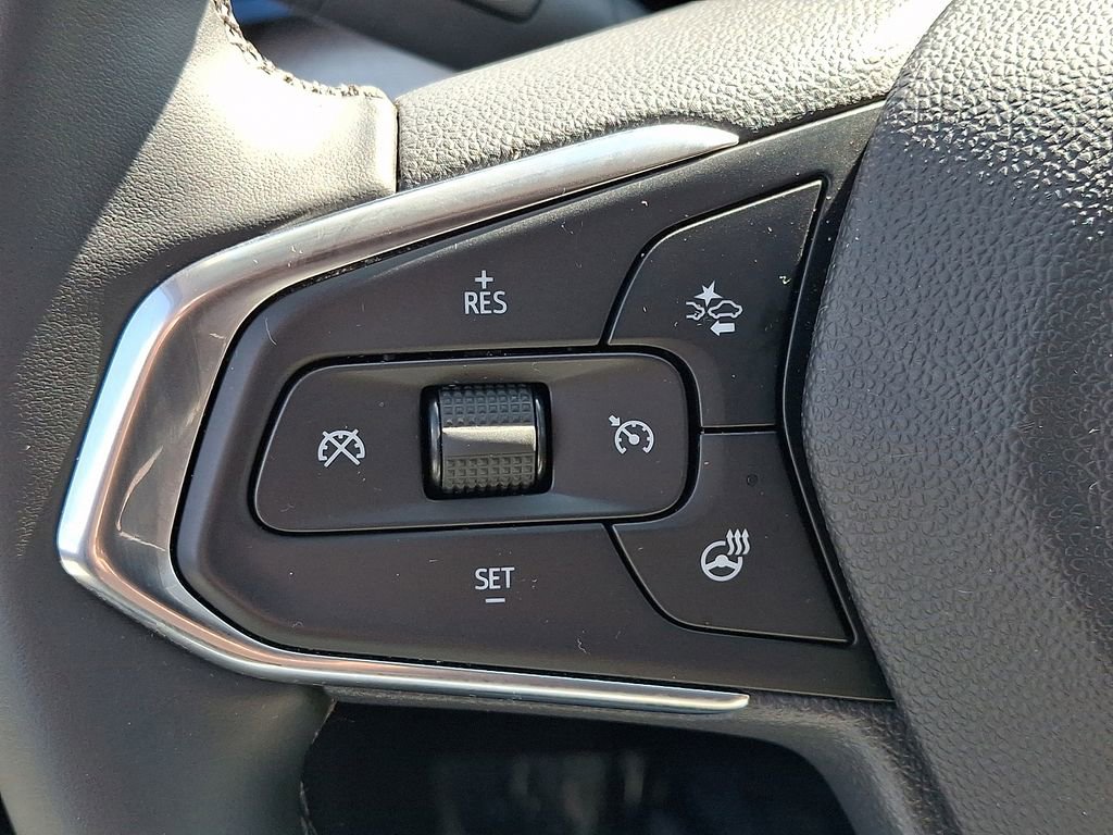 Used 2025 Chevrolet Trax LT w/ LT Convenience Package FWD image 25