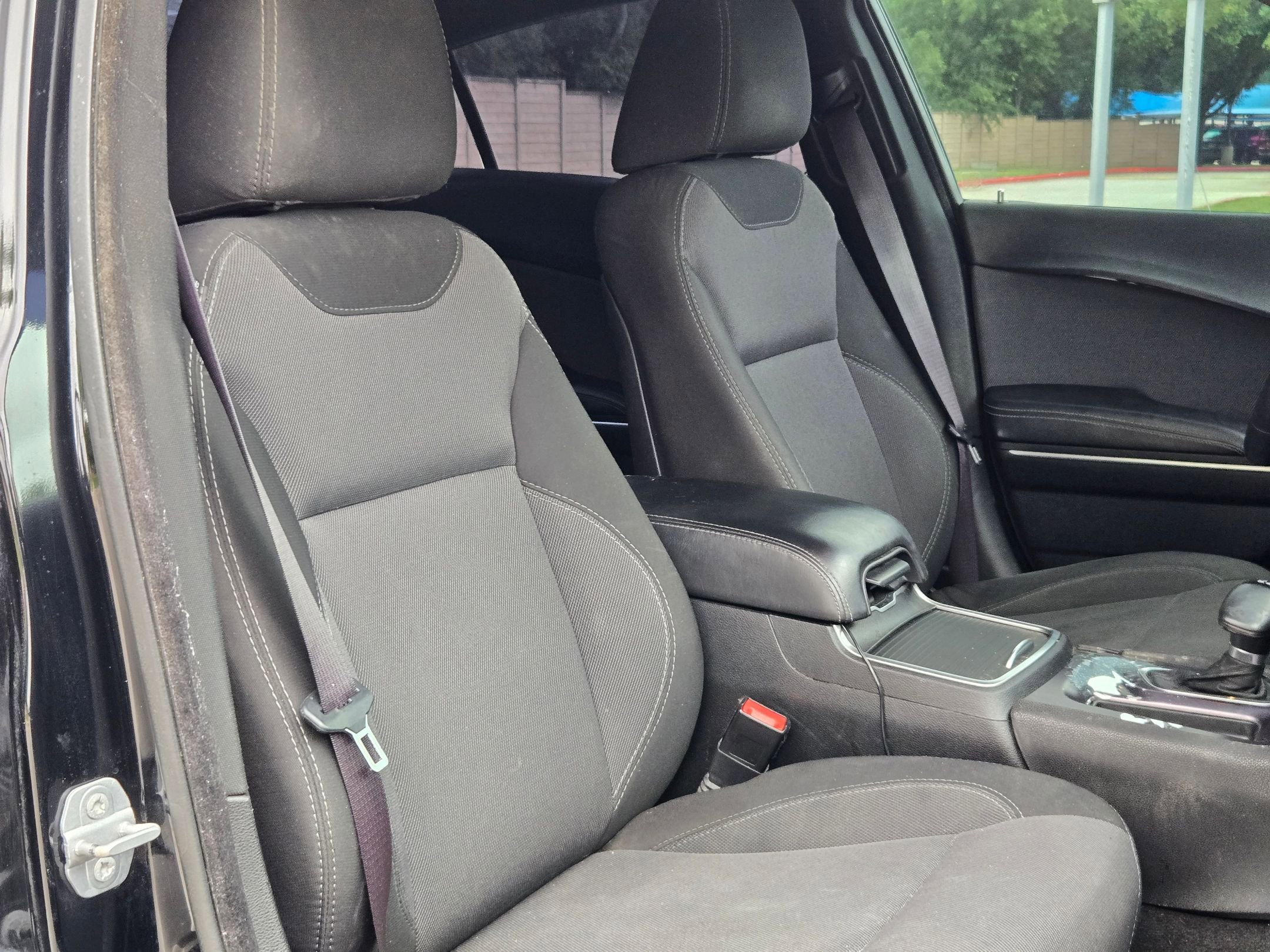 Used 2016 Dodge Charger SE RWD image 30