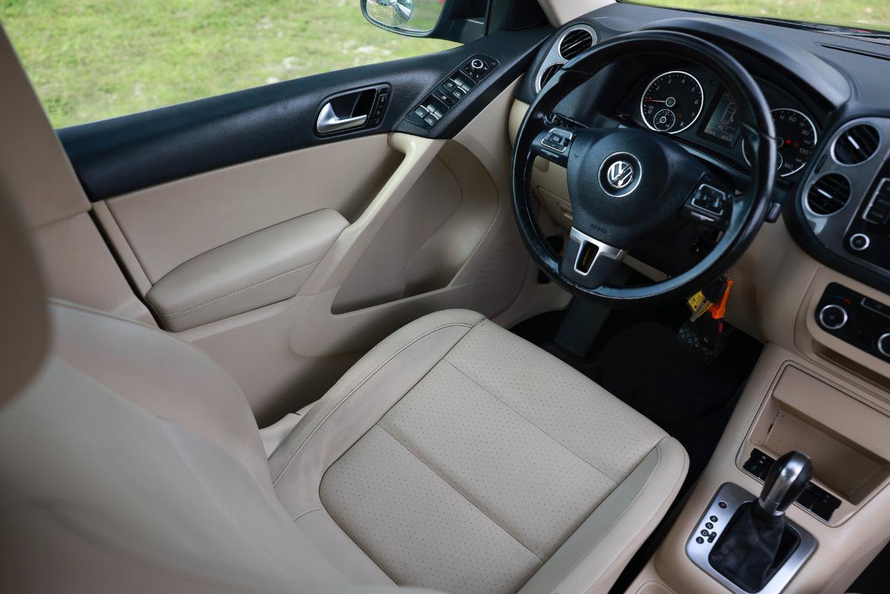 Used 2011 Volkswagen Tiguan SE FWD image 21