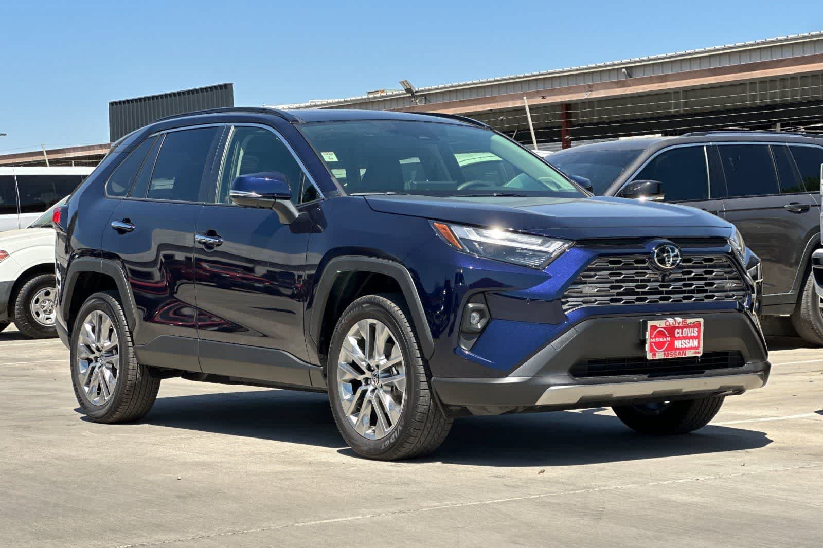 Used 2022 Toyota RAV4 Limited AWD/4WD image 10