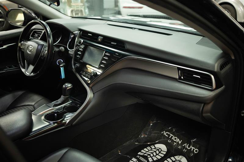 Used 2020 Toyota Camry SE w/ Carpet Mat Package FWD image 14