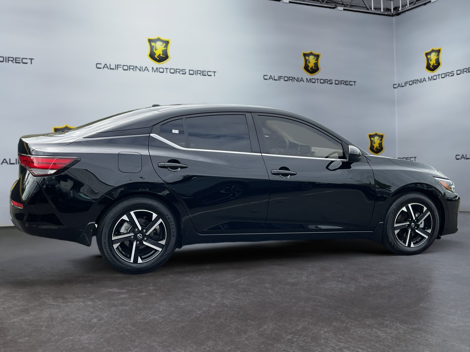Used 2025 Nissan Sentra SV FWD image 4