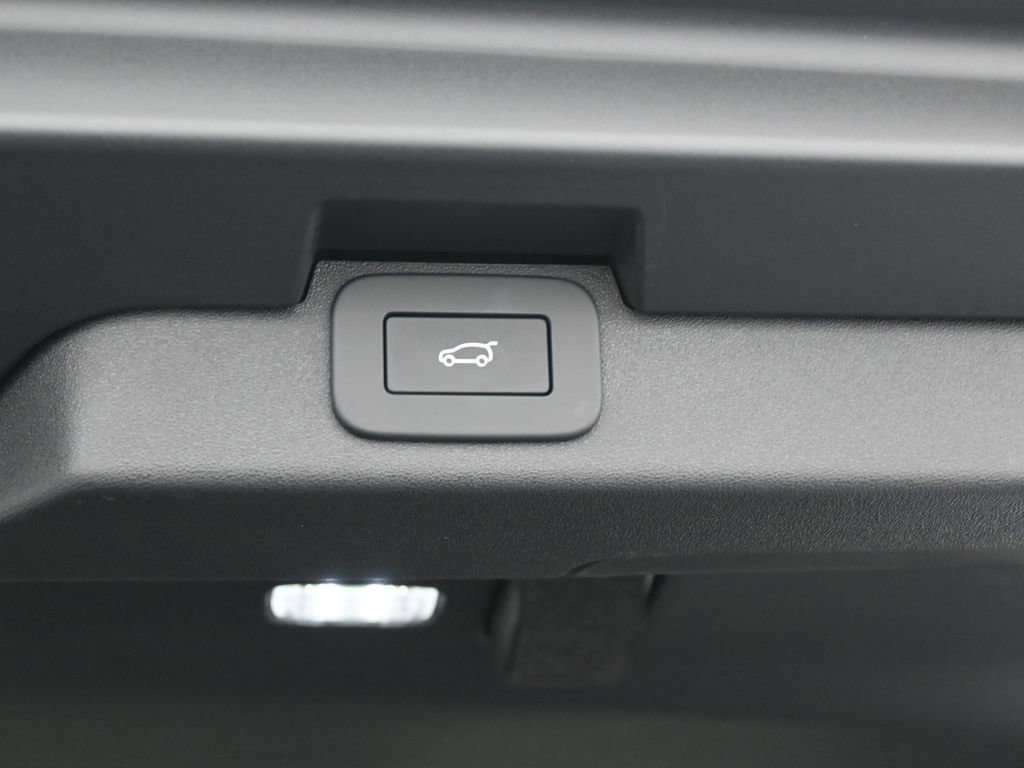 Used 2026 Land Rover Discovery Limited Edition image 41