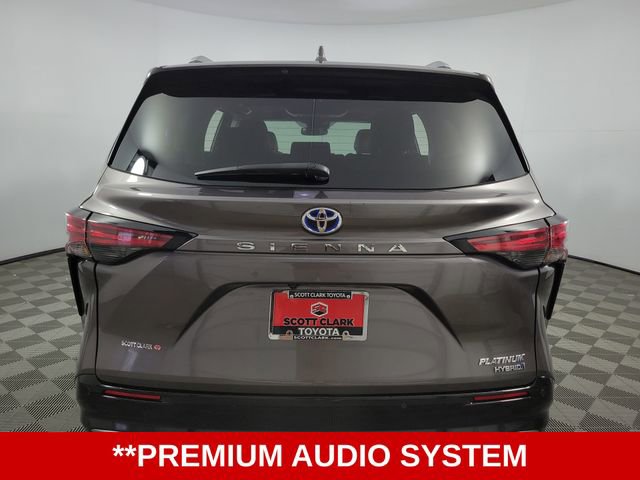 Used 2023 Toyota Sienna Platinum image 7