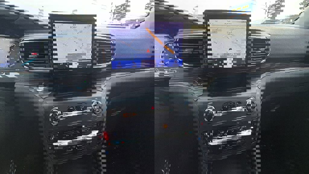 Used 2020 Ford Explorer Limited w/ Class III Trailer Tow Package image 32