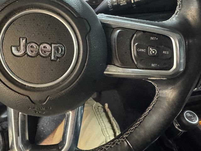 Used 2018 Jeep Wrangler Unlimited Sahara w/ Dual Top Group AWD/4WD image 23