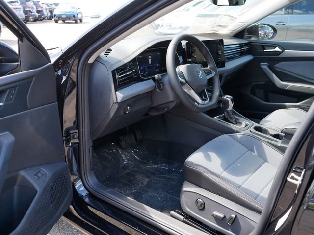 New 2025 Volkswagen Jetta SE FWD image 7