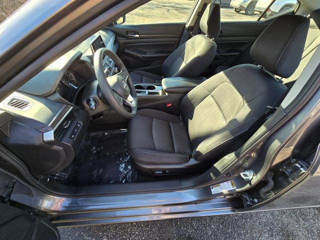 Used 2024 Nissan Altima 2.5 SV image 9