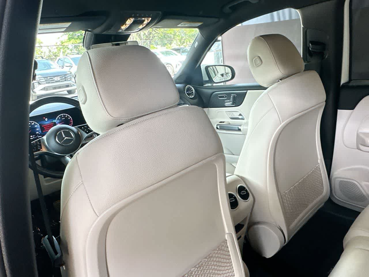 Used 2025 Mercedes-Benz GLB 250 image 23